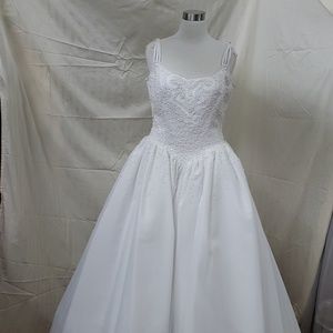 White informal chiffon  ballgown